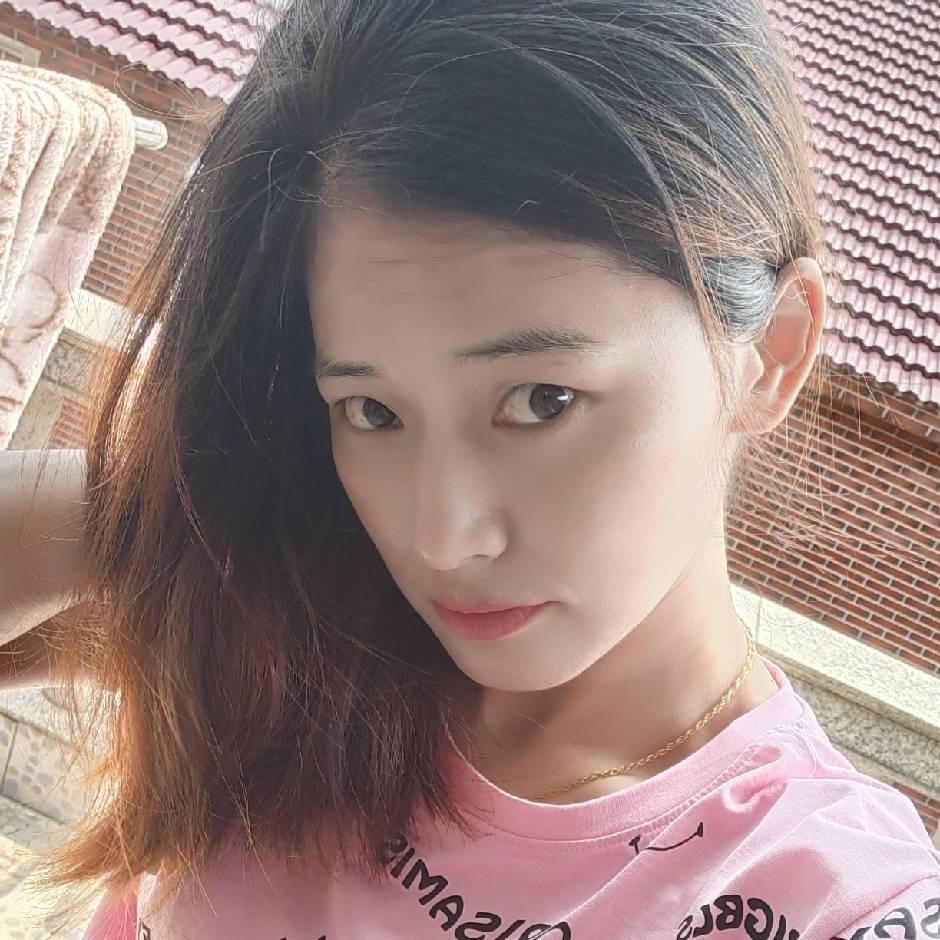 诗诗.