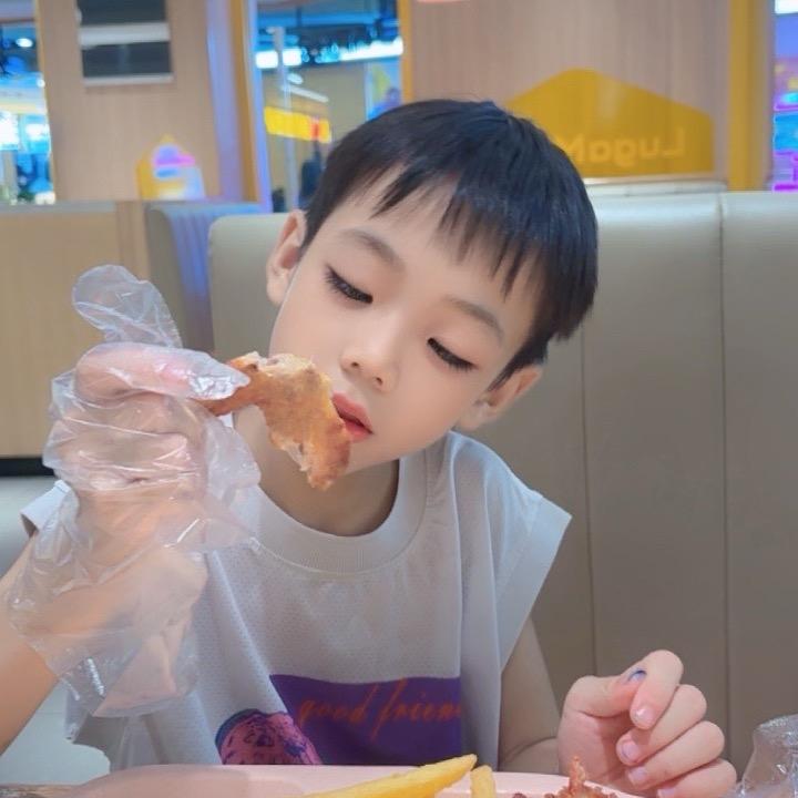 邵奕铭