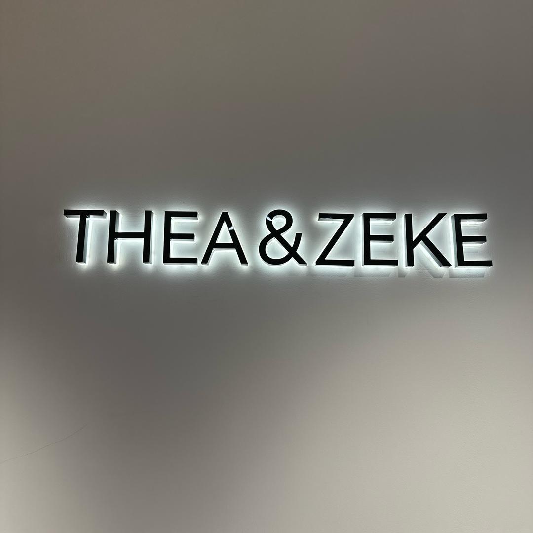 希娅女装的小助理