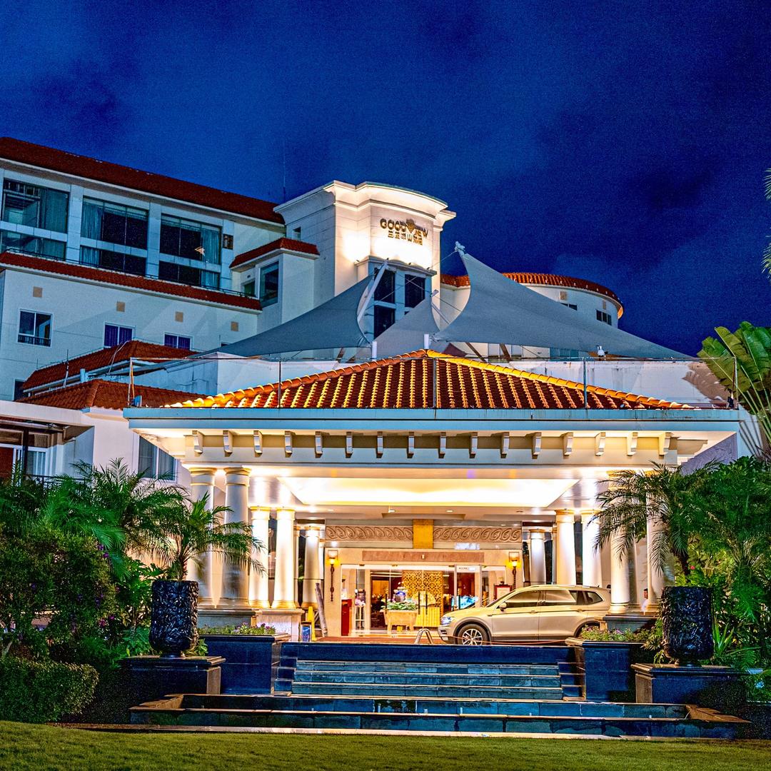 桥头三正半山酒店