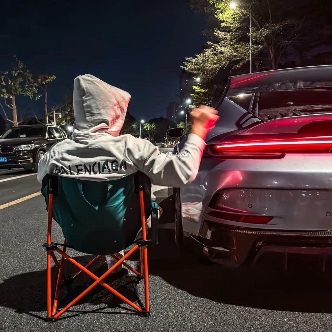 凹凸曼超跑俱乐部