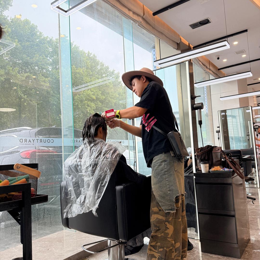 一家只做短发的店