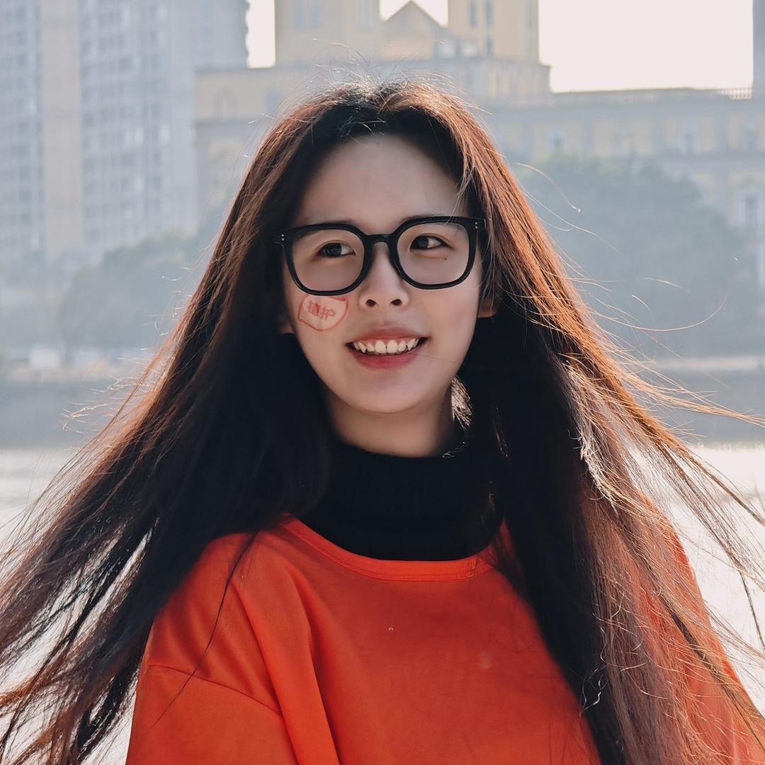 英子