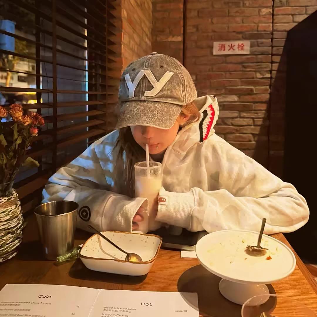 菠萝大王  `（见过敖瑞鹏版