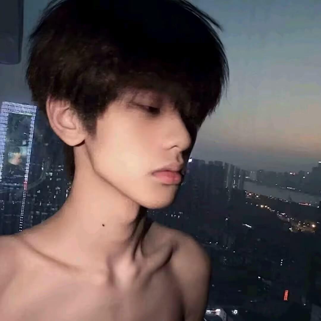 别抢我鸡腿🍗
