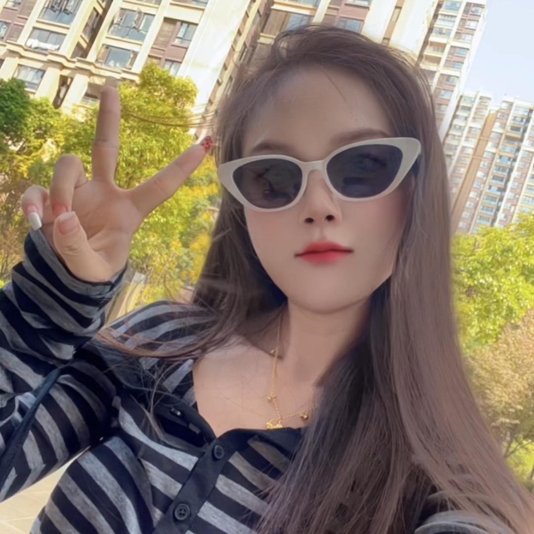 李小姐.