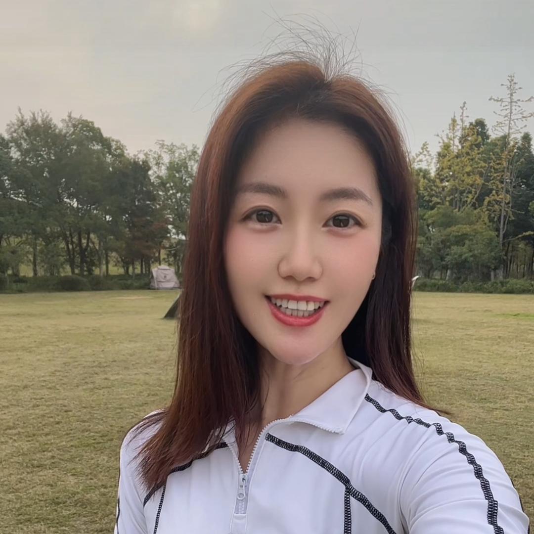 爱跑步的小依