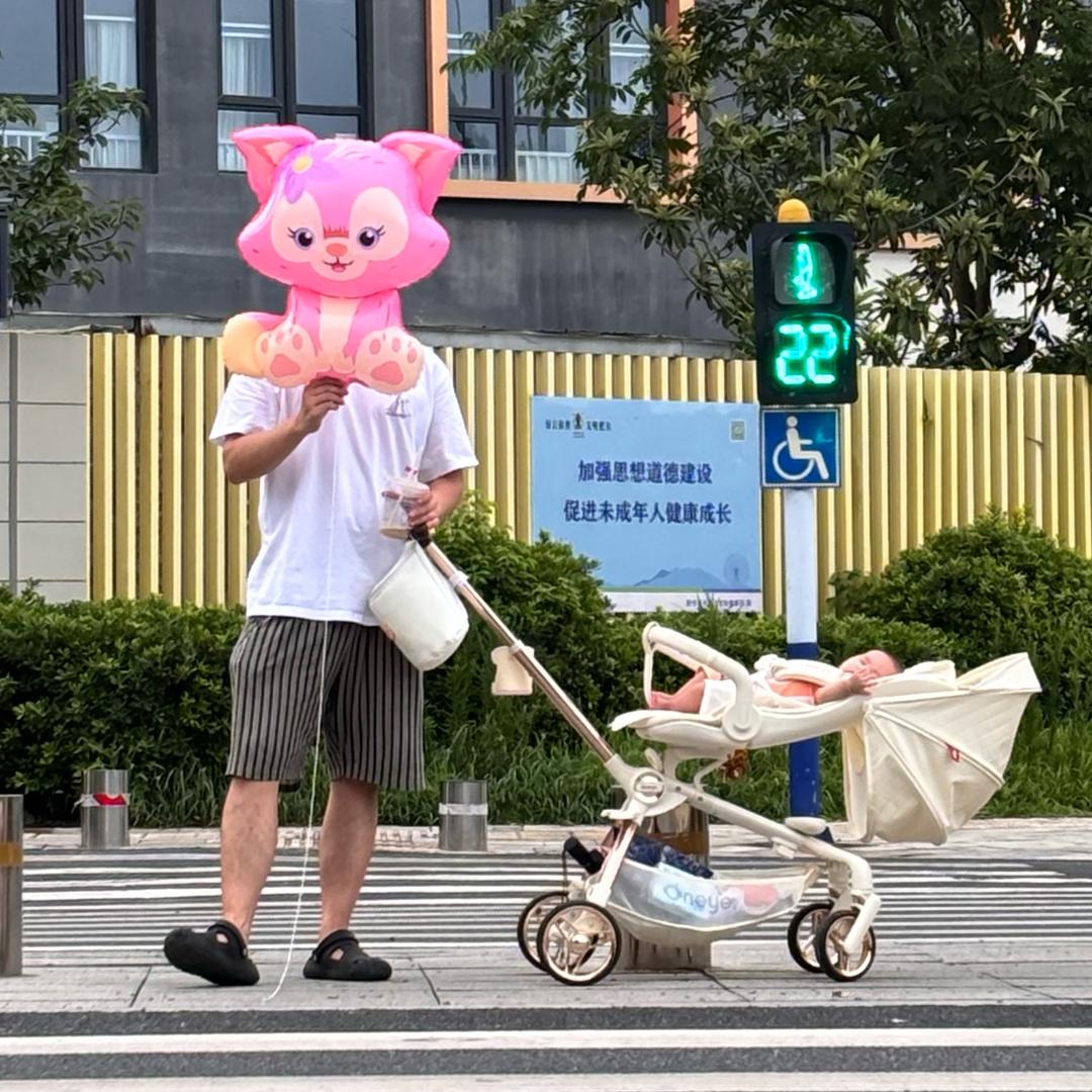 请叫我德华