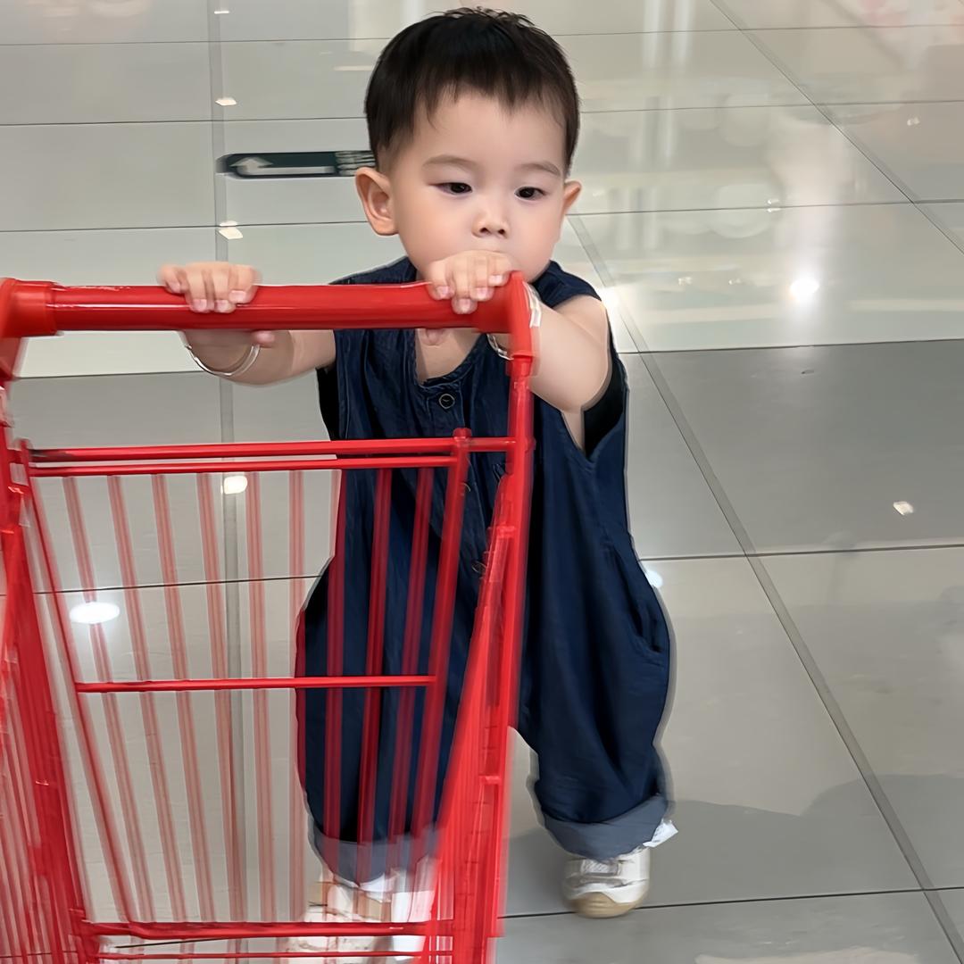 开心👶🏻