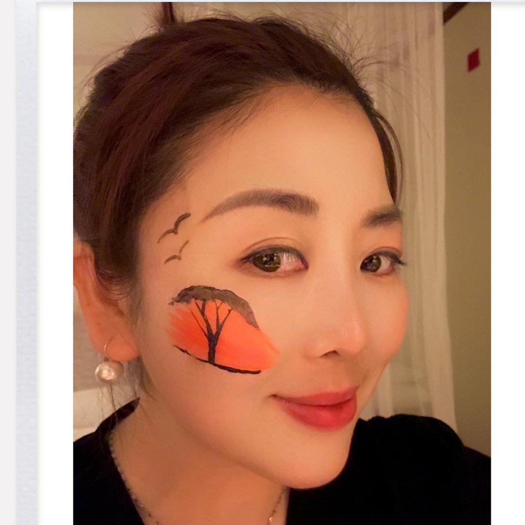 爱给别人化妆的人