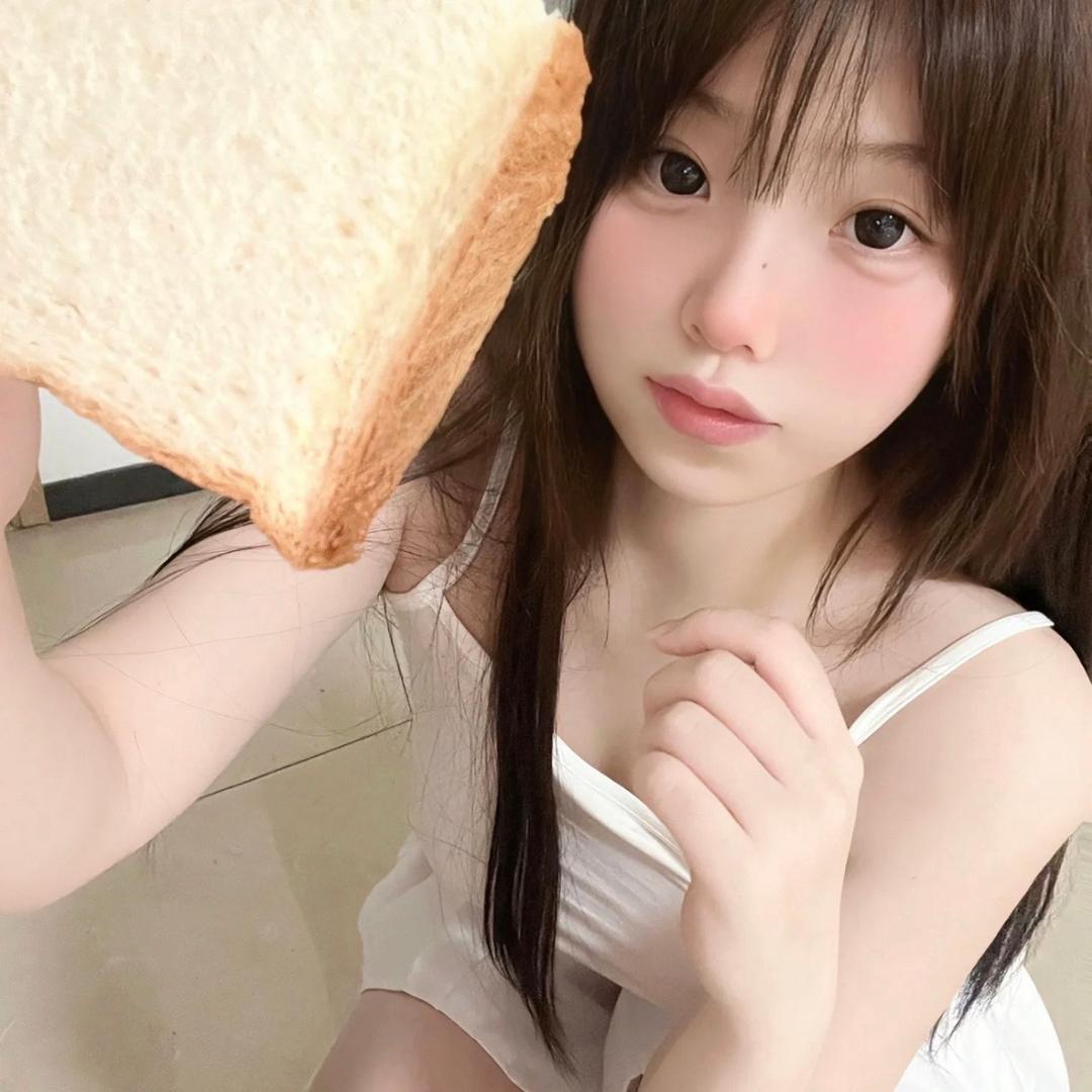 奕星文化传媒主播小欣