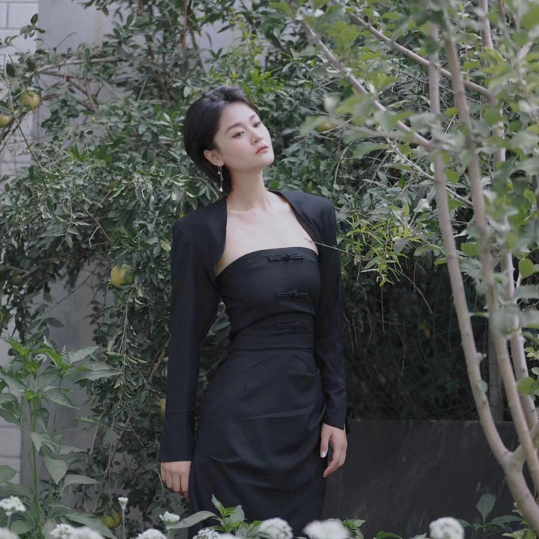 月影女摄