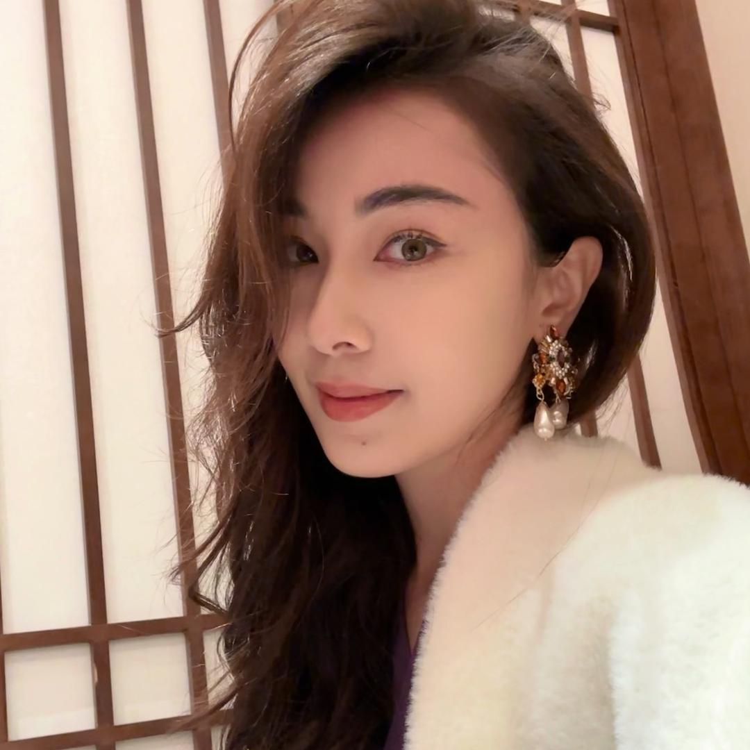 小艾姨姨.