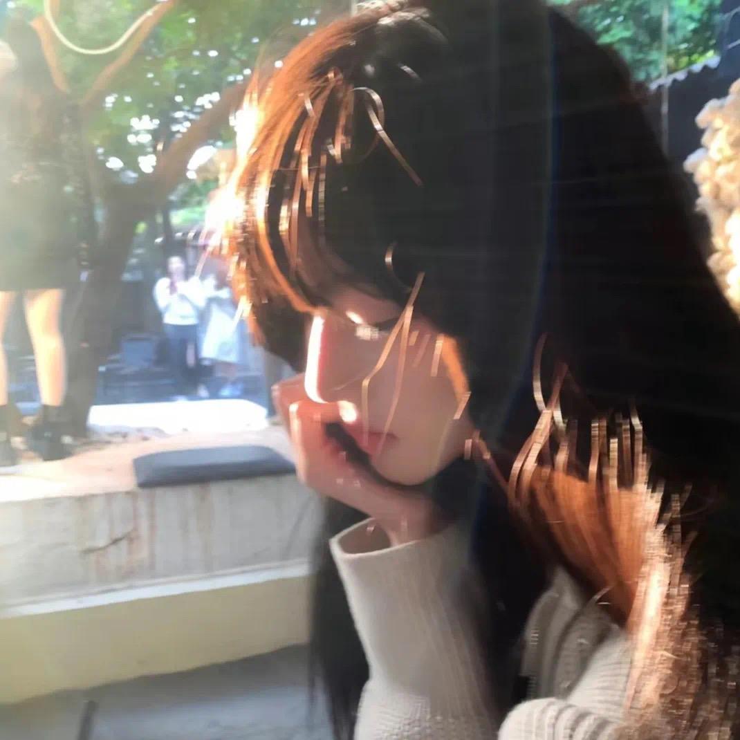 小卷毛.