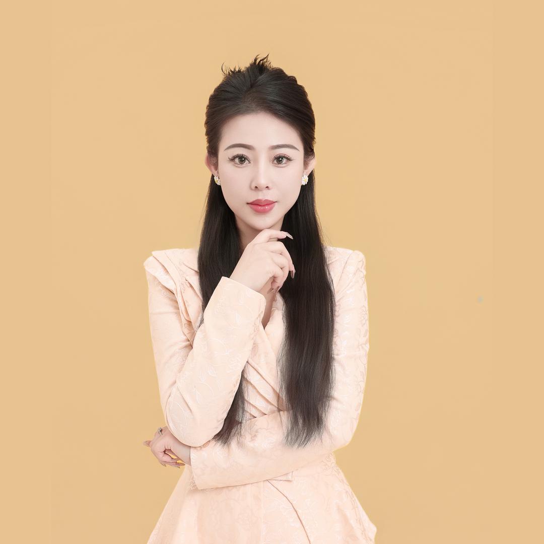 主持人美那