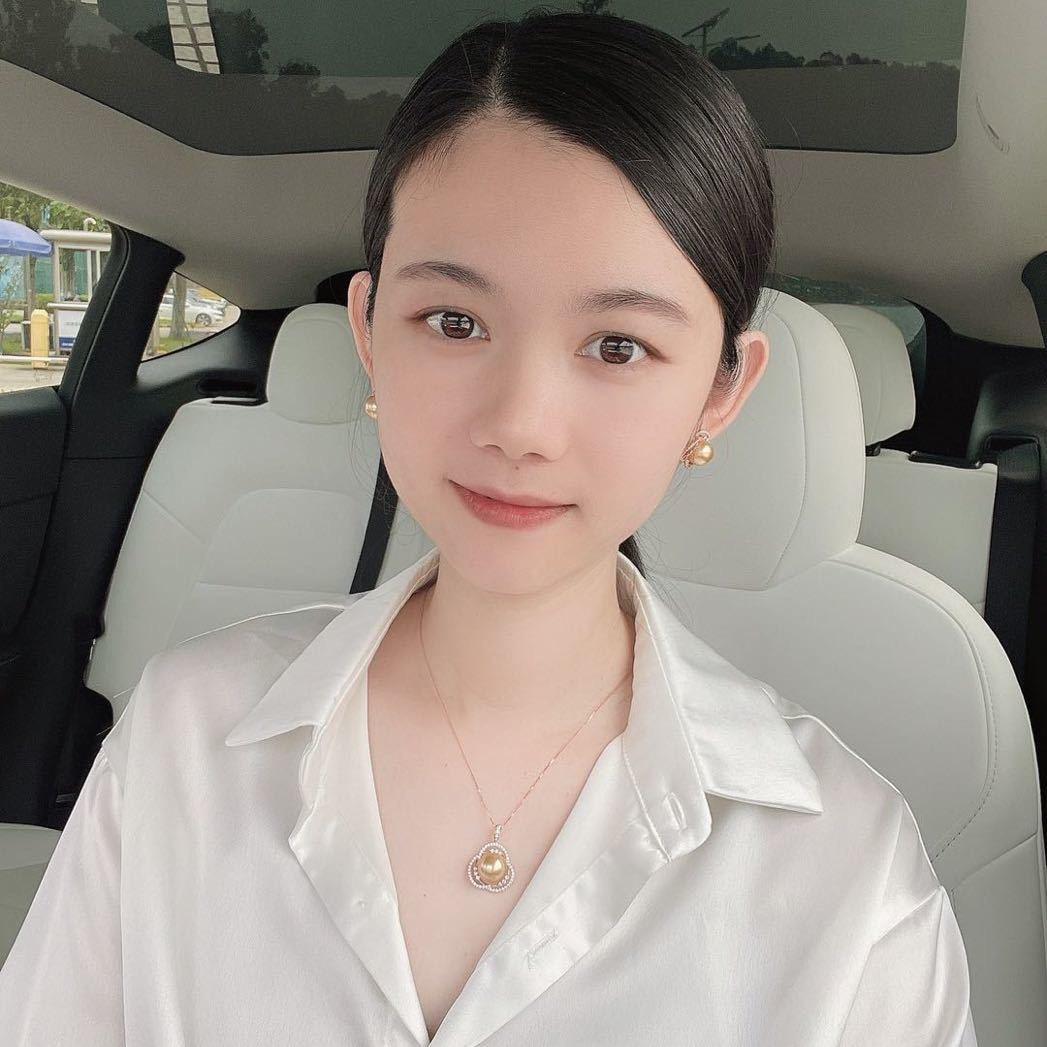 梅子MAY
