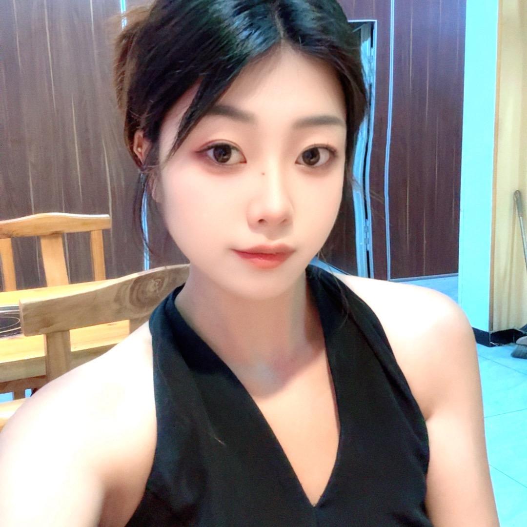 阿萌饱饱