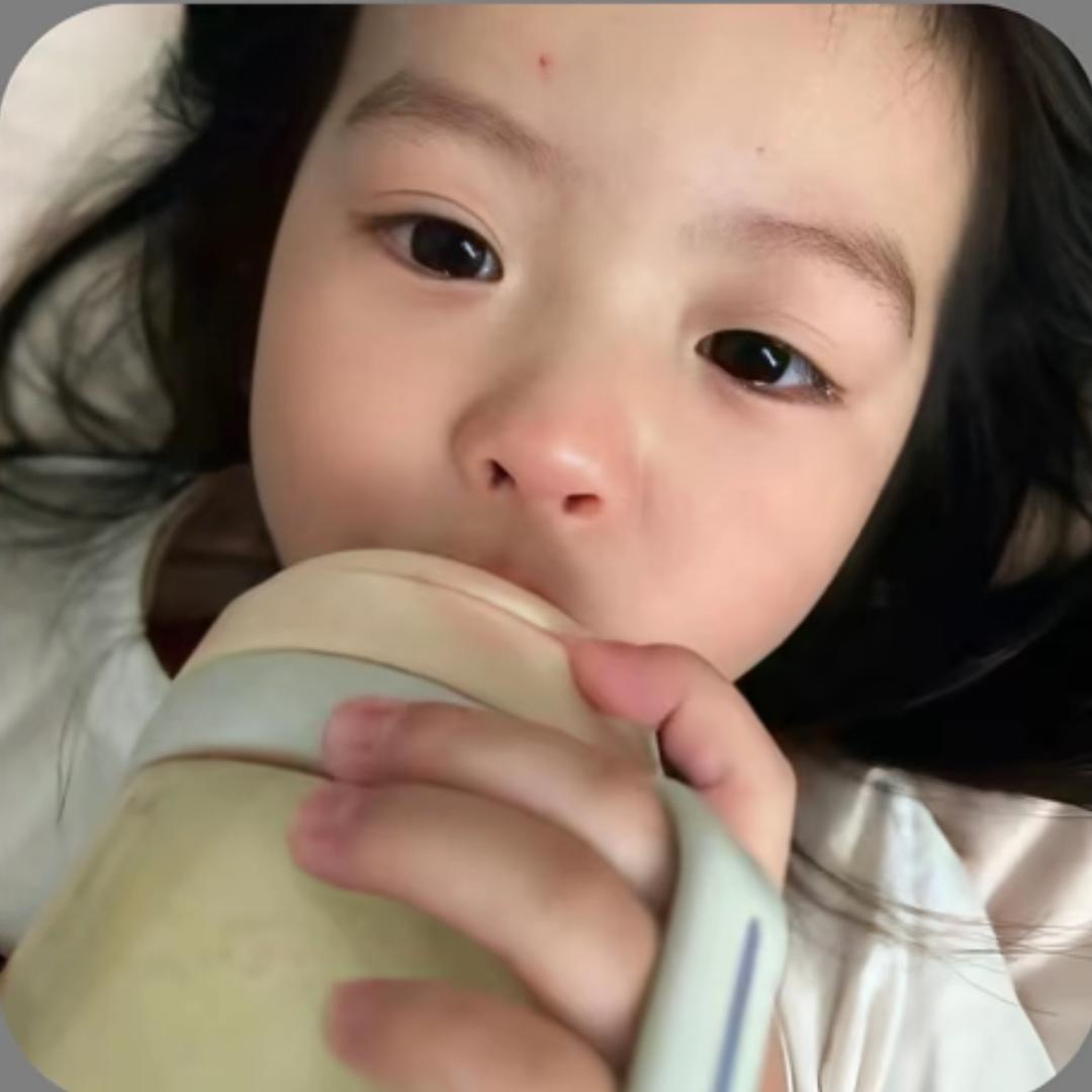 我还⁴个小孩.