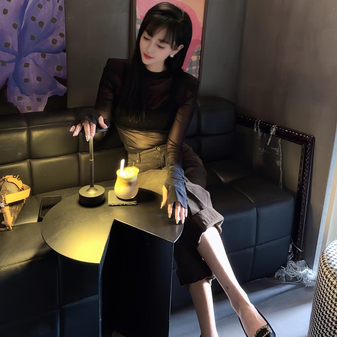 ᥫᩣ 𝙃𝙚𝙡𝙡𝙤玲宝♛