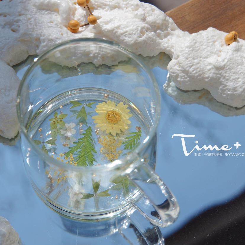 时续_干燥花铺的老板凉