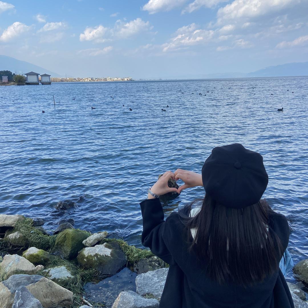 爱吃芒果的余儿