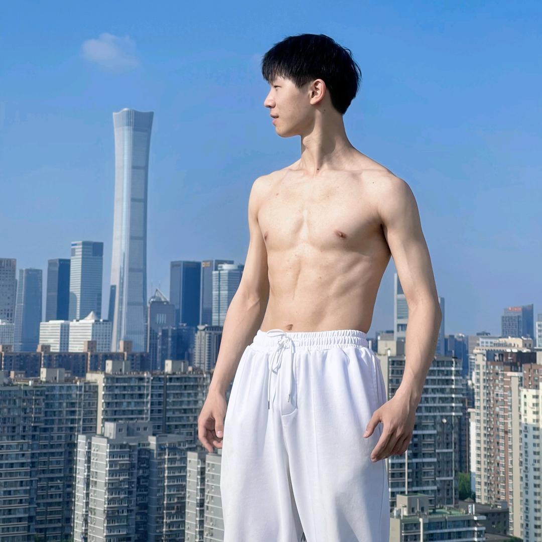 罗小龙