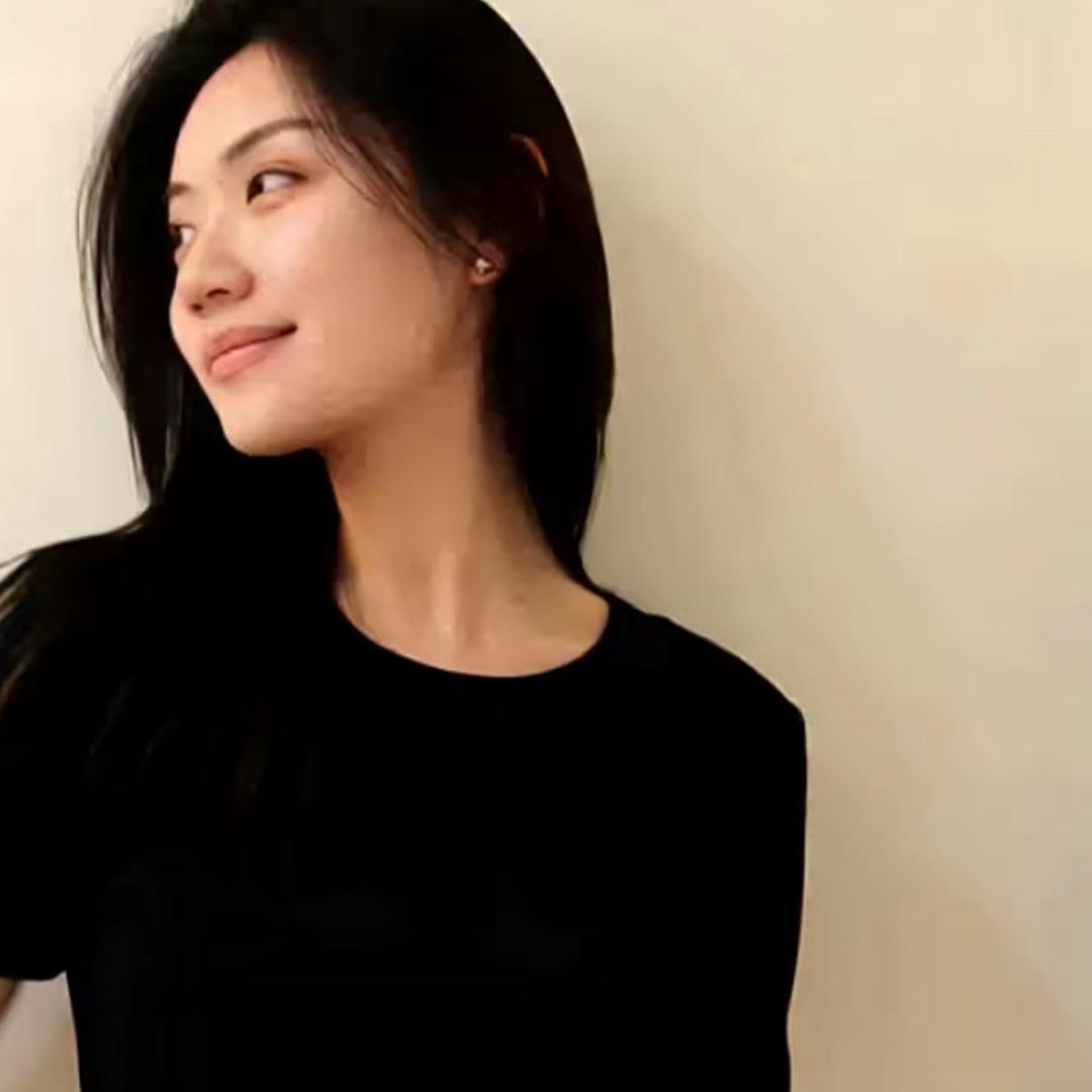 万美元.