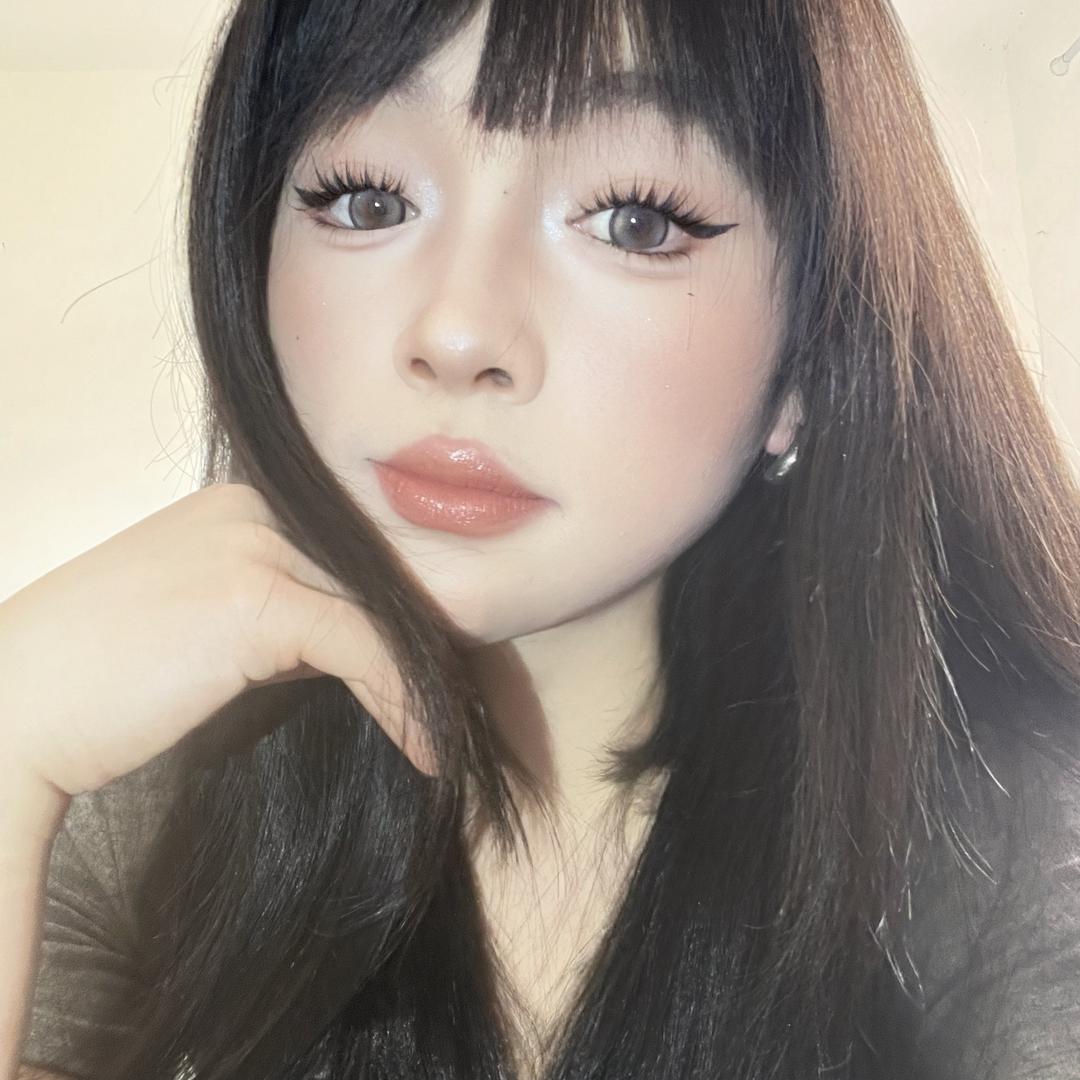 会变脸的化妆师