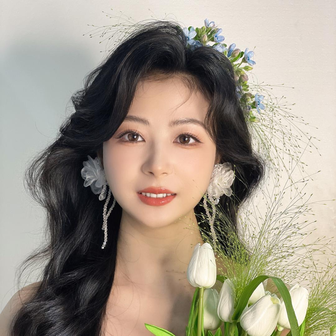 贺州化妆师欧阳--接婚礼跟妆