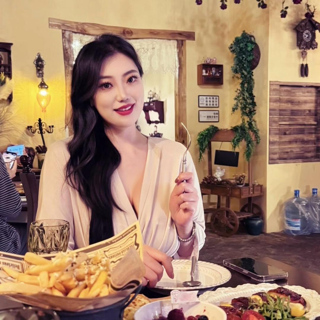 张佳慧