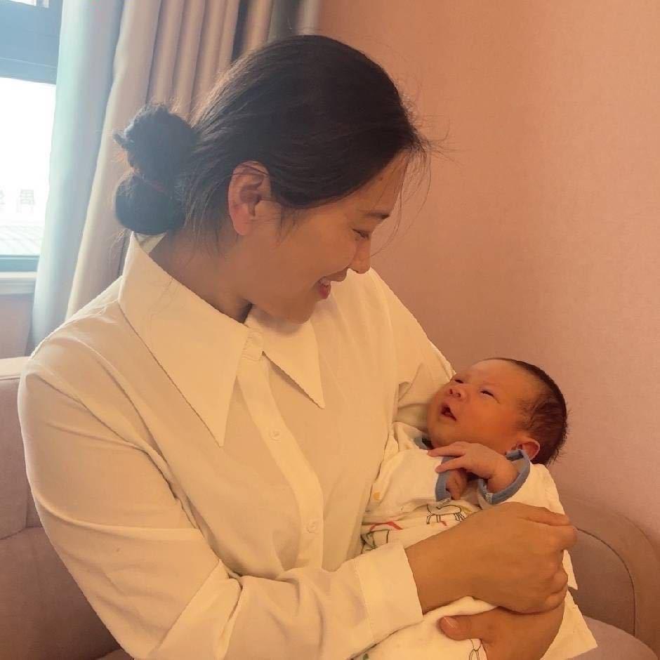 金牌月嫂育婴师通乳师