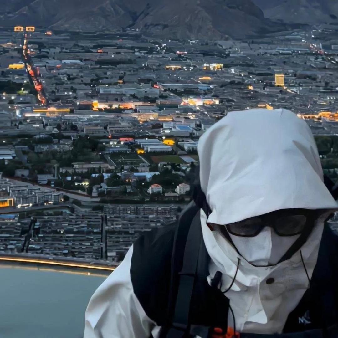 踩离合器那只脚