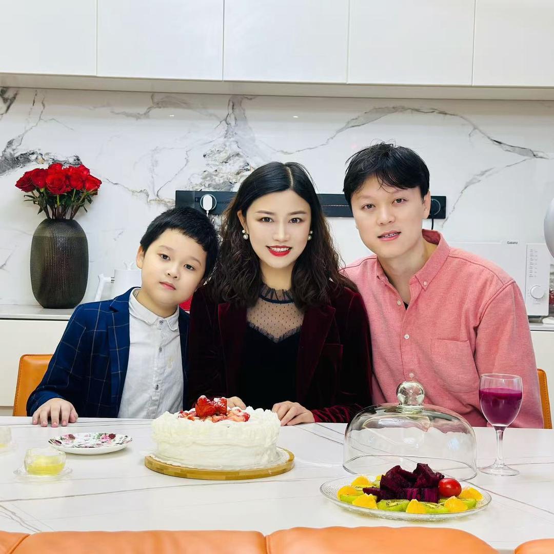 美丽姐和小严哥
