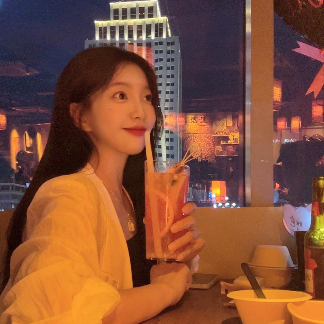 包头艾米丽·纱婚纱礼服馆