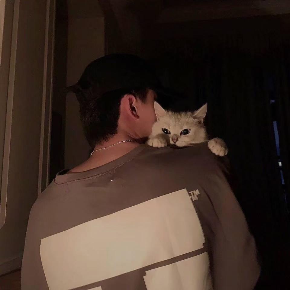 罗小五.