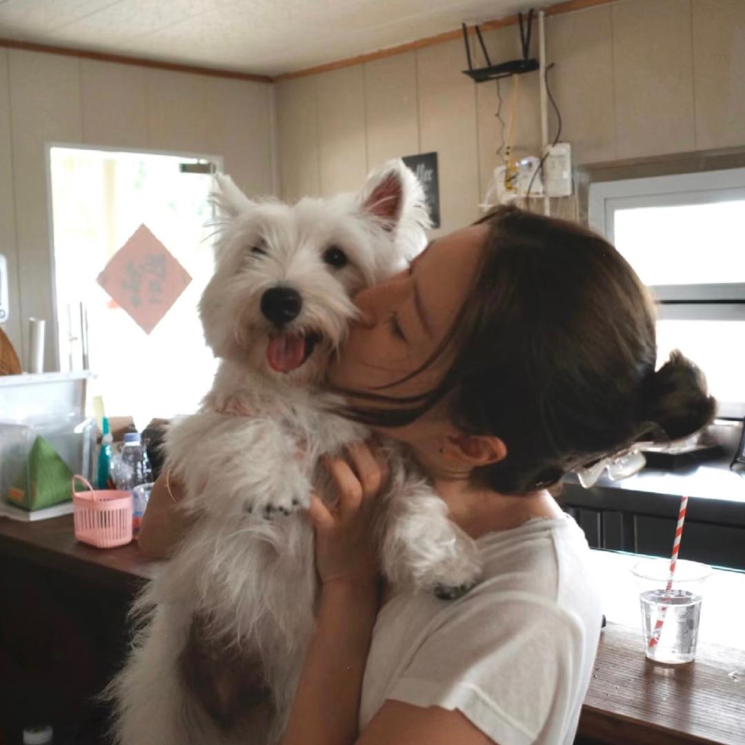 她.