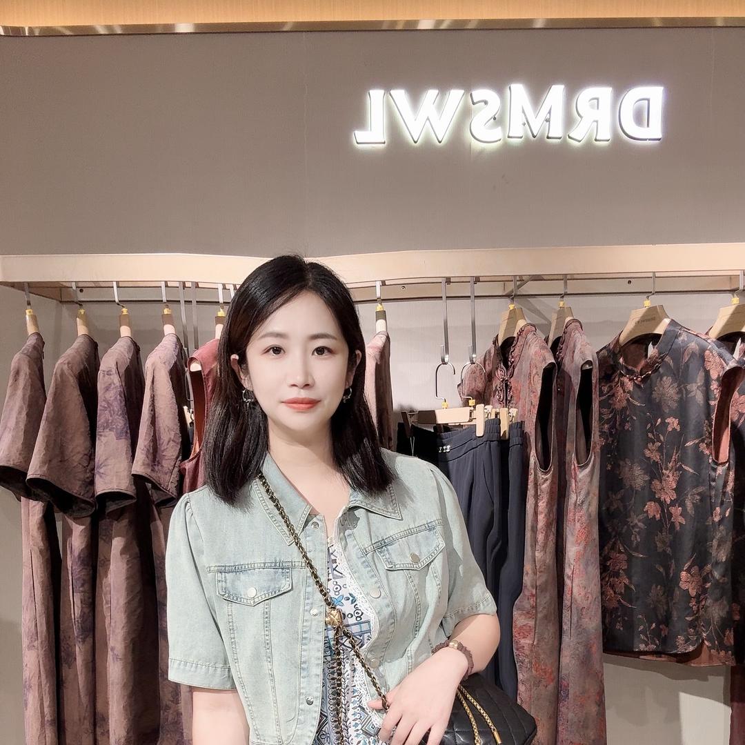 梦燕小张爱穿搭