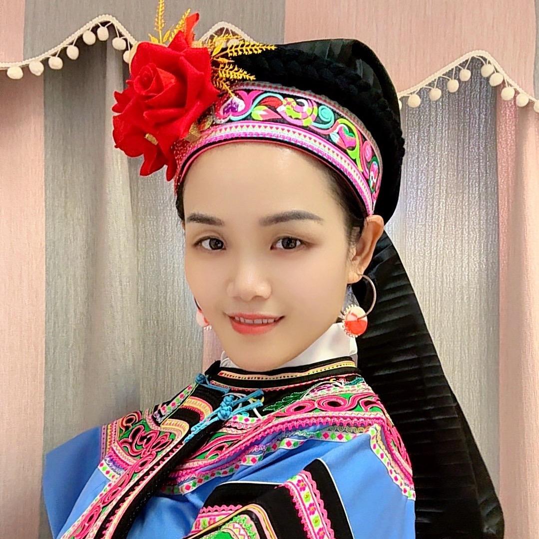 红唇三姐💋