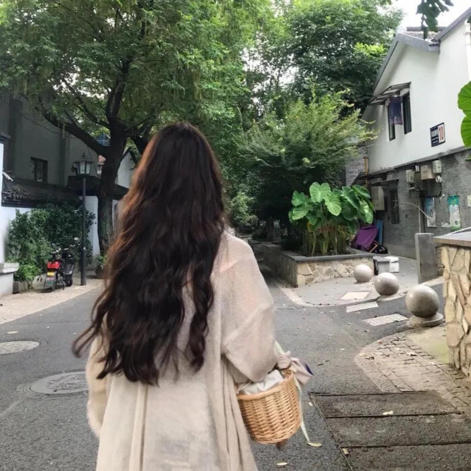 YANA 佳佳