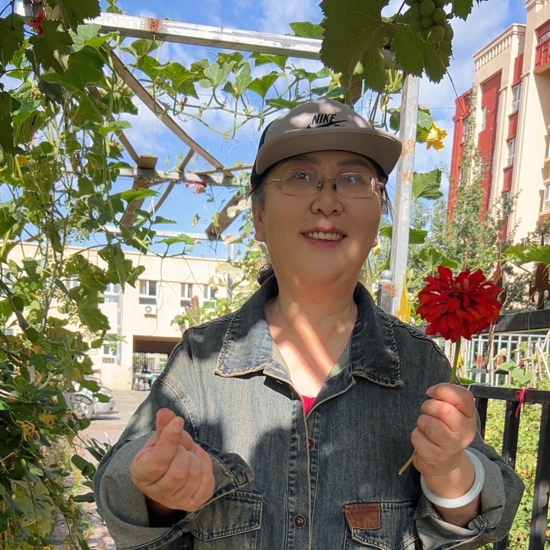 草根大姐：下个月开播