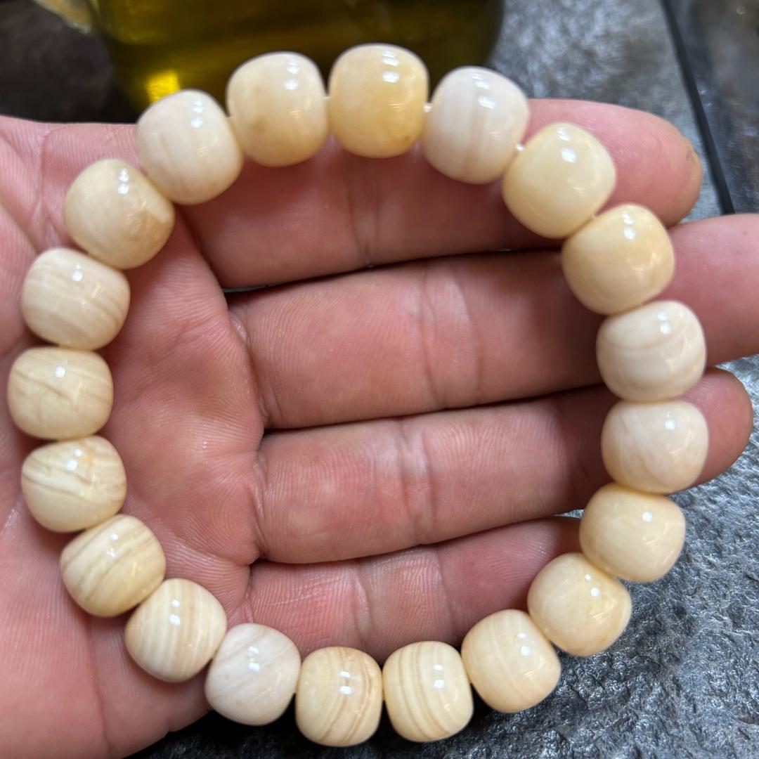 老许黄蜡石手串