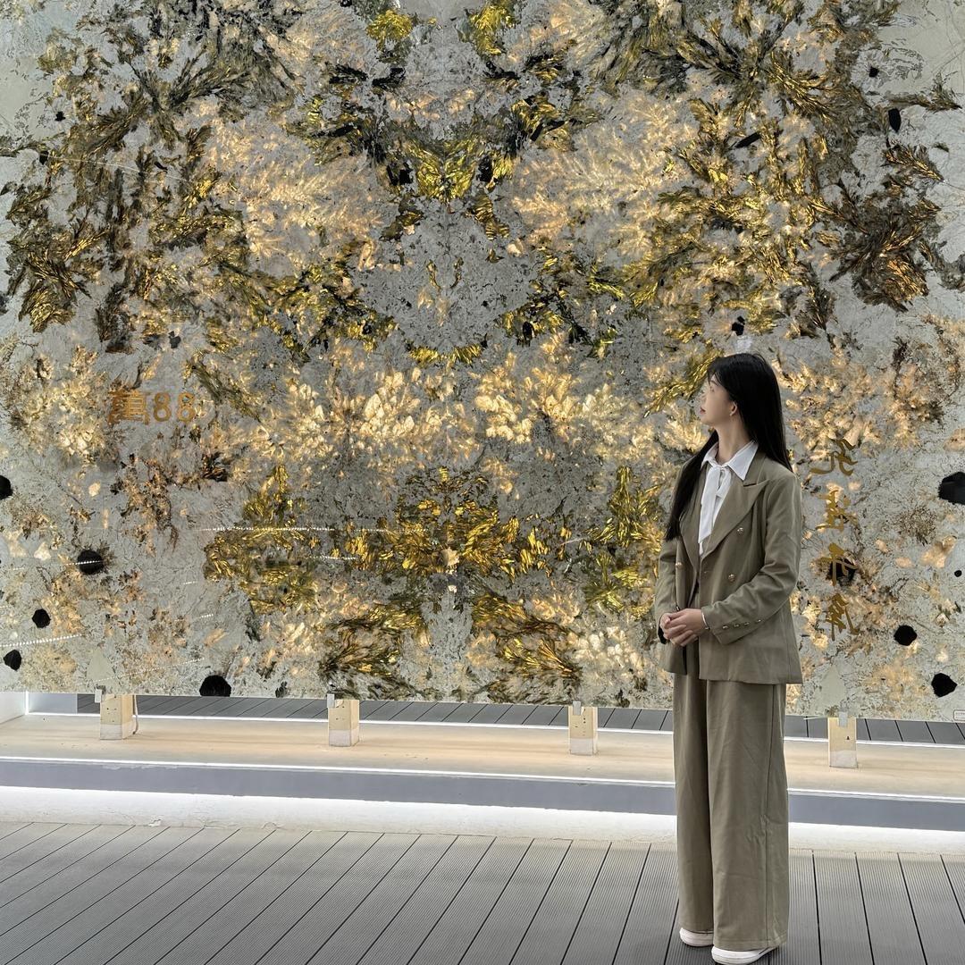 云浮浩镜青青石材奢石