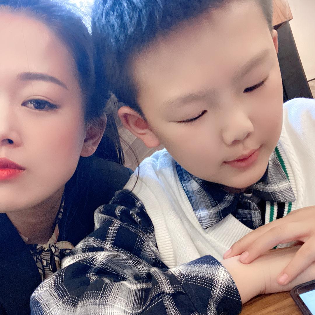 梅河新区9窝撸串  尹丽