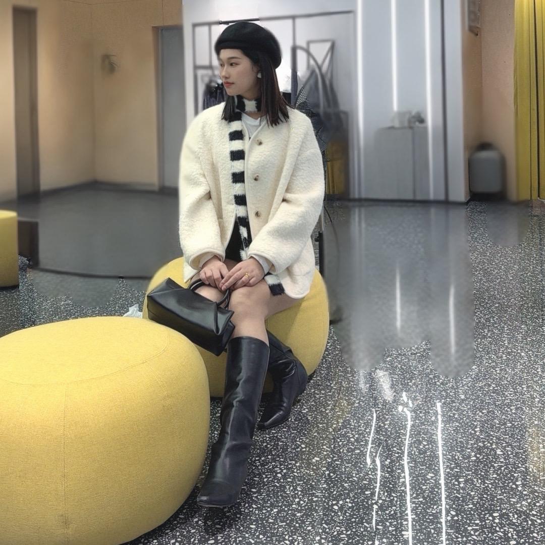婷婷。