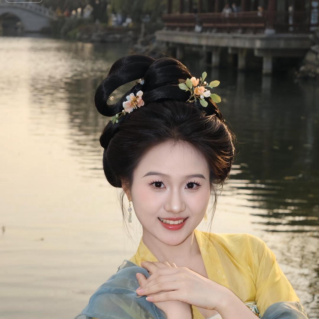 凹凸曼。头像