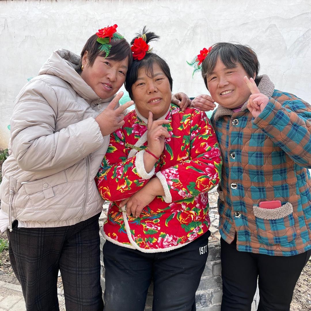 三朵花的快乐生活
