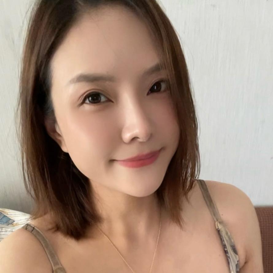 Ella撸铁的小姐姐