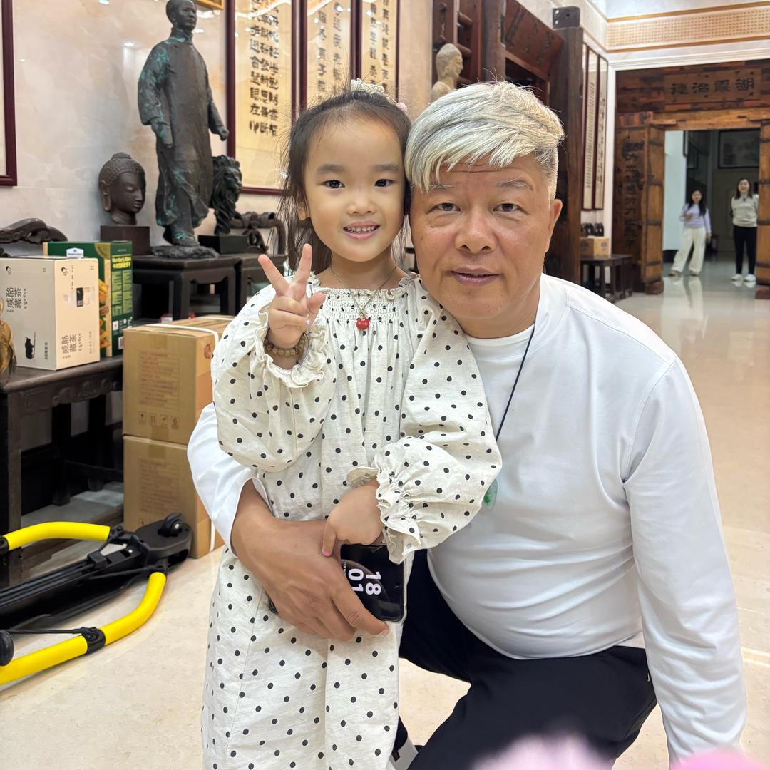 霞湖世家晴晴童装