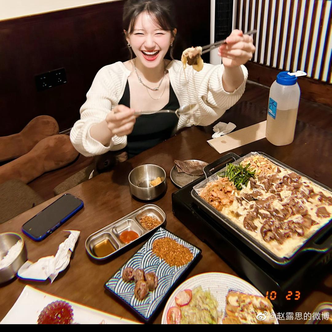 慕慕超爱吃