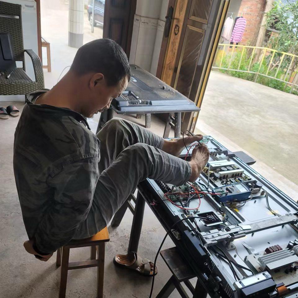 大足奇人罗登华家电维修